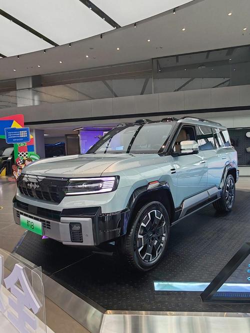 成都152比亚迪方程豹硬派越野的爆款，英菲尼迪35周年与你共成长